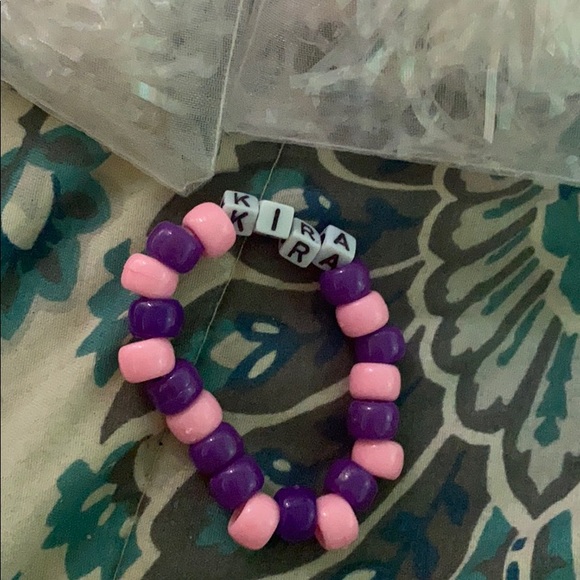 Bracelets - Picture 2 of 4